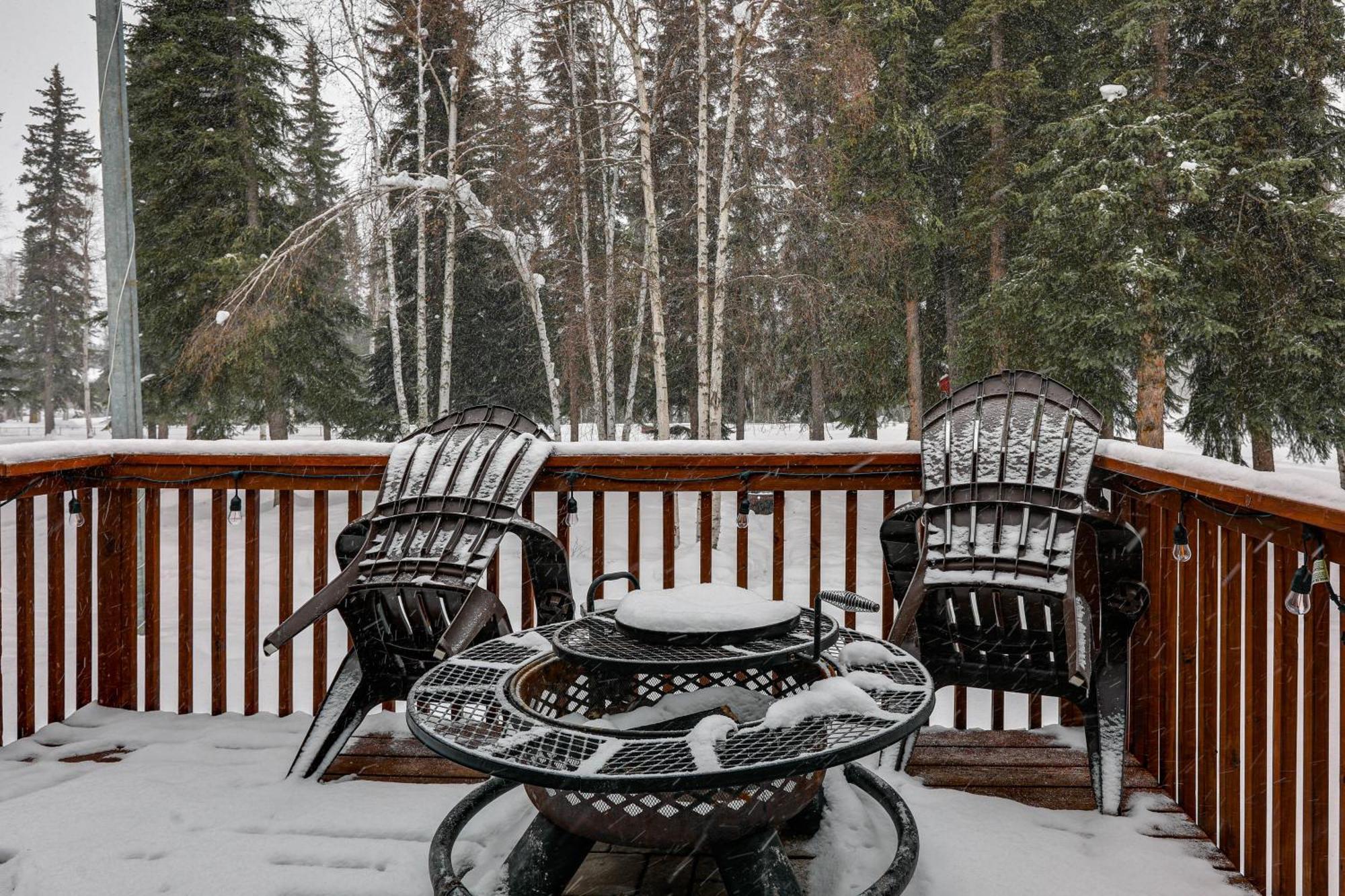 North Pole Escape With Deck And Aurora Lights Views! Villa Exterior foto